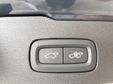 【パワーバックドア】スマートキーや運転席のボタンを押すだけでリアゲートが自動で開閉します!荷物を持っている時や、高い位置にあるバックドアを閉める際に便利な機能です。