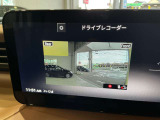 前後ドラレコが装備されています。ナビげーションと連動はもちろん後方撮影もできるので、あおり運転や後方からの追突事故への対策になります。