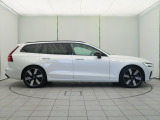 全国のVOLVOからお取り寄せが可能※!遠方の店舗に展示してあるクルマが気になる場合も、最寄りの店舗でご購入ただくことが可能です!是非私たちに要望をお聞かせください!※別途費用