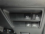 オートマチックハイビームとは、先行車や対向車のライトを認識し、ハイビームとロービームを自動で切り替える機能です。夜道の視界を確保します。詳細は販売店スタッフまでおたずねください。