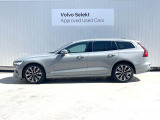 購入後は全国のVOLVO正規ディーラーにてアフターサービスをお受けいただけます。定期点検サービス、延長保証などの有料サービスも手厚くご用意しておりますので、ご不安事はお気軽にご相談下さい。