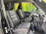 運転席シート廻りは使用感も少なく、良好な状態となっています。前オーナー様が丁寧に使っていたことがよくわかりますね。