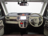 インパネ周りのお写真です。 視界が広く運転がしやすくなっております。