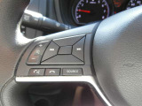 ステアリングに各種スイッチが付いてますので、運転中に余所見することがありませんね!