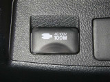 【電源コンセント】非常時やキャンプなどに役立つAC100V/100Wコンセント付きです。