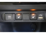 シートヒーターは、エアコンで車内を温めるよりも早くシートが温まるので、寒い季節も快適になります。