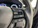 【ACC/LKAS】設定した車速内でクルマが自動的に加減速。 先行車との適切な車間距離を維持しながら追従走行します。また高速道路を走行する際、車線の中央付近を維持するようにステアリング操作を支援します