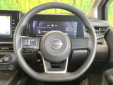インテリアに合わせたデザインのステアリングは、運転される方のことも考え、運転しやすい形状、大きさです。是非一度、実際に触ってお確かめください。