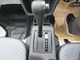 操作性の良いフロア4AT車です