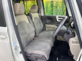 運転席シート廻りは使用感も少なく、良好な状態となっています。前オーナー様が丁寧に使っていたことがよくわかりますね。