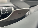 【パドルシフト(AT車)】MT車と同じように好きなギアで走ることができます!ステアリングから手を離さずに指先だけでシフト操作ができ、よりスポーティな走りをお楽しみいただけます。