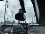 純正のドライブレコーダーが前後に装着されています。
