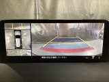 狭い場所での駐車やすれ違いなどでより的確な運転操作に役立つ360&deg;ビューモニターが装備されています。