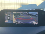 【360&deg;ビューモニター】  とても分かりやすい、クルマの上から見下ろしたような映像で、駐車サポートをしてくれます。