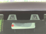 【スズキ セーフティサポート】走行中に前方の車両等を認識し、衝突しそうな時は警報とブレーキで衝突回避と被害軽減をアシスト。より安全にドライブをお楽しみいただけます。