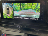 【アラウンドビューモニター】専用のカメラにより、上から見下ろしたような視点で360度クルマの周囲を確認することができます☆死角部分も確認しやすく、狭い場所での切り返しや駐車もスムーズに行えます。