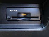 音声案内タイプETC2.0装備☆ビルトインタイプのETCですので、インテリアの邪魔をしません!ETCがあれば、キャッシュレスで料金所をノンストップで通過できます。