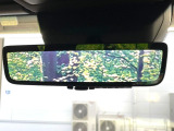 【デジタルインナーミラー】後席の大きな荷物や同乗者で後方が確認しづらい時でも安心!カメラが撮影した車両後方の映像をルームミラー内に表示。クリアな視界で状況の確認が可能です!