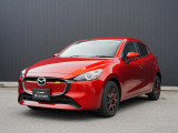 世界統一名称の『MAZDA2』となったコンパクト。「Be a Driver」のスローガンのもと、最適なドライビングポジションを提供できる室内空間と思い通りの走行性能を持った、クラスを超えたお車です!