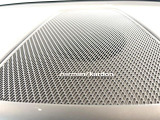 【harman kardon】ハーマンカードンのHi-Fiスペシャリストと共に、モデル別に開発・設計された専用チューニングが臨場感溢れる音響空間を実現しています。