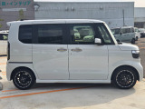 中古車の基本保証(期間は1年間・走行距離は無制限)のホット保証がついております。安心してご購入ください。※中古車保証は車両価格￥400.000-以上からになります。