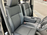 入庫した車両は美装斑がクリーニング☆専用洗剤や機械を使います。 安い!!でも綺麗をモットーに内外装ともに魂を込めて仕上げています