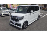 HONDAならではの技術で、低くて平らなフロアを実現。どなたでもスムーズに乗り降りできるよう配慮しています。