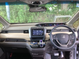 フロントガラスが大きく、ワイドな視界で運転もしやすくなるように、設計されています。