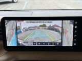 ディスプレイからのカメラ視点を変更することで、状況に合わせて運転席からの死角もカバーできます♪