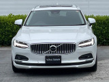 購入後は全国のVOLVO正規ディーラーにてアフターサービスをお受けいただけます。定期点検サービス、延長保証などの有料サービスも手厚くご用意しておりますので、ご不安事はお気軽にご相談下さい。