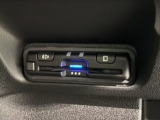 いまや快適なカーライフに欠かせないETCが付いています。