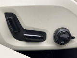 【パワーシート】スイッチ一つで簡単にシート位置の微調整が可能!電動だから力もいりません!自分に最適なシートポジションにセットして、快適なドライブをお楽しみください。