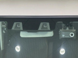 【スズキ セーフティサポート】走行中に前方の車両等を認識し、衝突しそうな時は警報とブレーキで衝突回避と被害軽減をアシスト。より安全にドライブをお楽しみいただけます。
