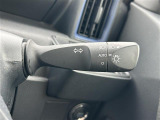 【 オートライト 】オートライトなのでライトの点け忘れを気にすることなく運転が出来ます。