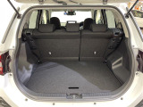 【トランク】積み込みやすくて、たっぷり積める荷室です。シートアレンジできるものは、乗車人数と荷物の量や大きさによってシートを動かすことができるので、より快適なドライブが可能です!