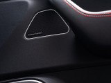 harman/kardonは標準装備。高いインテリア性が特徴のプレミアムサウンドシステムを装備しており、高品質かつ臨場感のある音楽を車内でお楽しみいただけます。