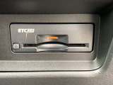 ETC2・0 ナビゲーションと連動モデル。充実したETC機能に加えて、ITSスポットとの高速、大容量、双方向の通信が可能で、次世代の運転支援サービスを受けることができます。