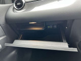 ETCはグローブボックスの中にございますので、運転の妨げにはなりません。
