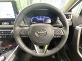 【純正革巻きステアリング】上質な革を使用することで、手にしっかり馴染みとても運転しやすいハンドルです♪