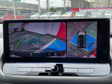 『アラウンドビューモニター』はスムーズな駐車と安全確認をサポートします。