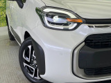 【LEDヘッドライト】悪天候や夜間走行時も良好な視界を確保し安心して運転できる高輝度LEDヘッドライトを装備!点灯速度が早く、消費電力も抑えられています。