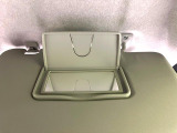【バニティミラー】サンバイザー裏に設置されたミラーで身だしなみチェック!ちょっとしたメイク直しにも活躍します♪
