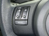 ステアリングスイッチ装備!運転しながら手元でオーディオの操作などができます。