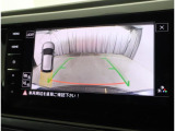 ★ギアをリバースに入れることで後方車両、ガイドラインが表示され安全確認のサポートをします★