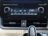 オートエアコンで快適な室内です。