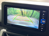 【バックカメラ】駐車時に後方がリアルタイム映像で確認できます。大型商業施設や立体駐車場での駐車時や、夜間のバック時に大活躍!運転スキルに関わらず、今や必須となった装備のひとつです!