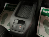 電動パーキングブレーキを採用!設定すれば、シフト操作に合わせてパーキングブレーキを操作出来ます。