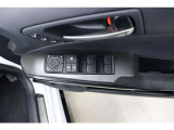 運転席ドアスイッチ回りの画像です。
