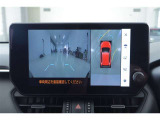 見通しの悪い交差点などで役立つフロントカメラ付いてます♪