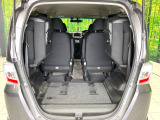 普段のお買い物や通勤、送迎等に十分な荷室スペースを確保しております。セカンドシートを倒すと、大きな荷物の積載も可能です♪